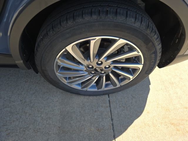 Used 2023 Lincoln Corsair Reserve image 26