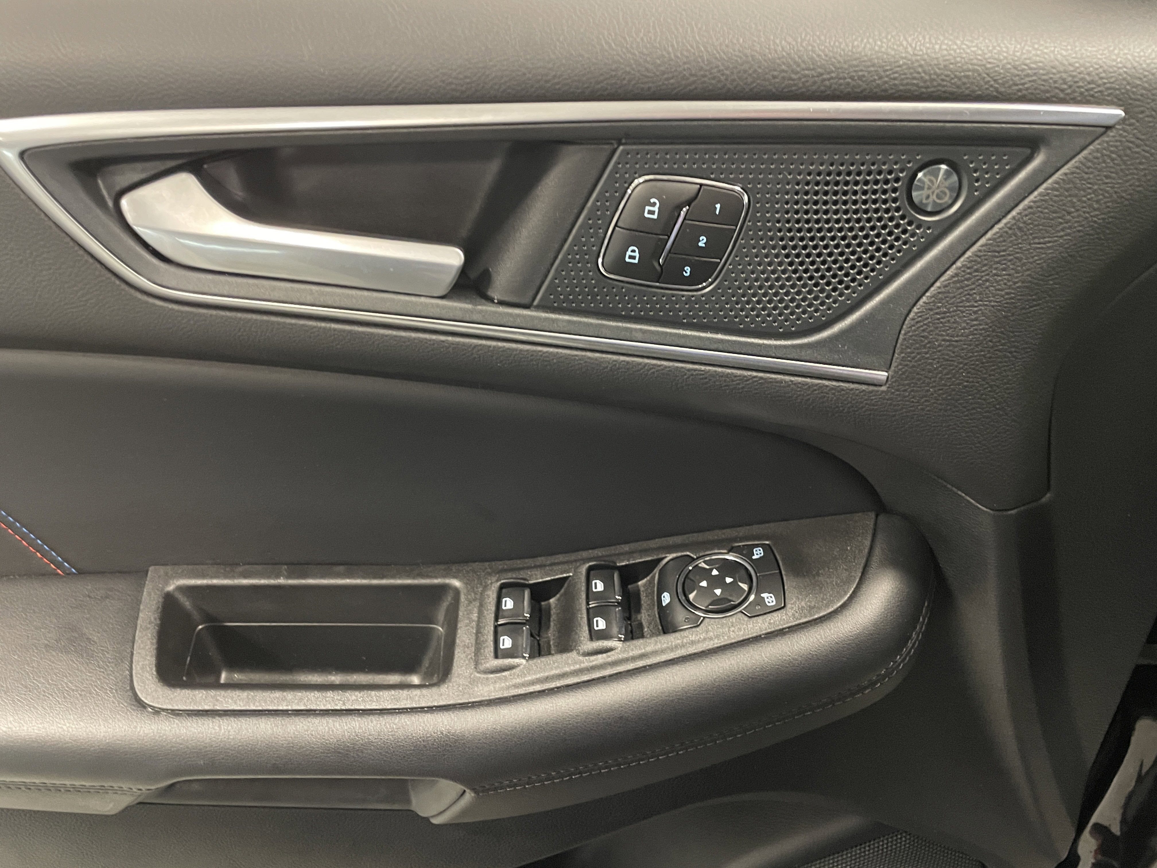 Used 2024 Ford Edge ST w/ Equipment Group 401A image 23