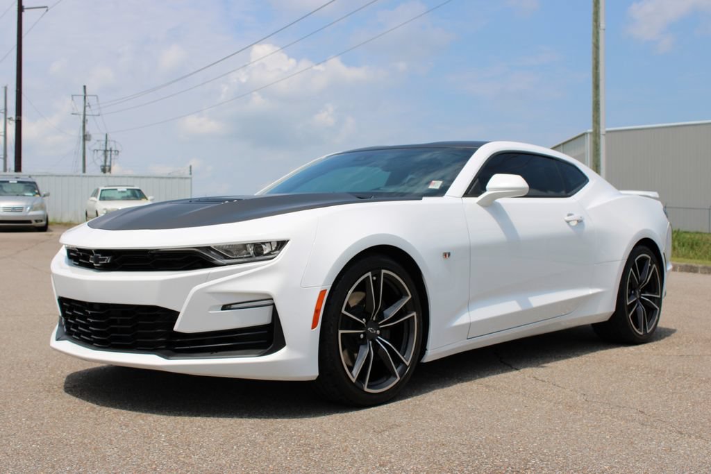 Used 2021 Chevrolet Camaro SS RWD image 2
