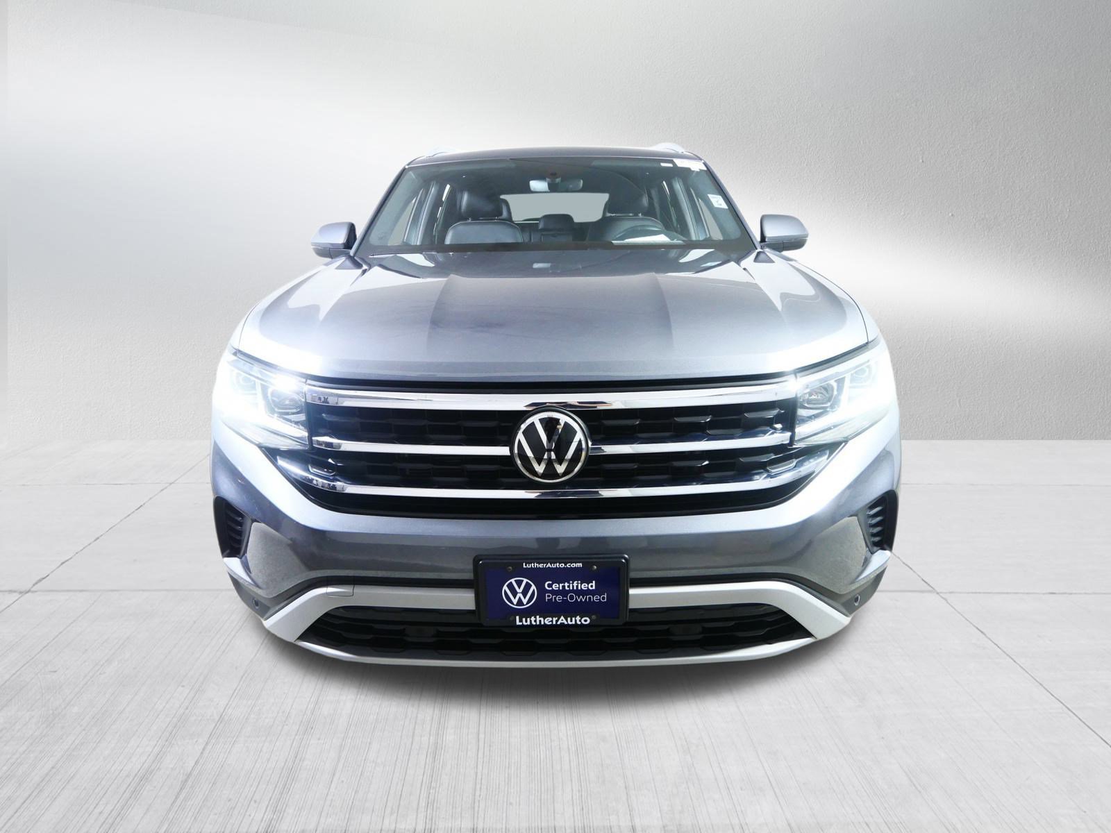 Certified 2020 Volkswagen Atlas Cross Sport SE image 2