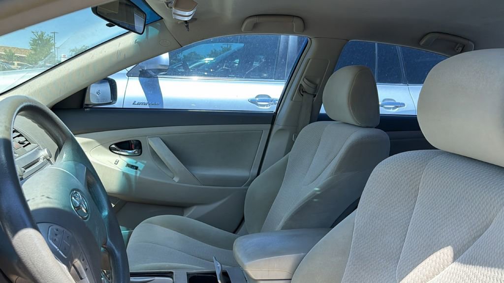 Used 2010 Toyota Camry LE FWD image 9