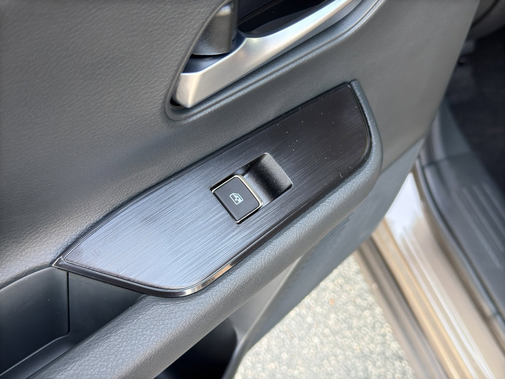 New 2026 Nissan Kicks SR w/ Cold Weather Package image 30