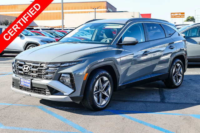 Certified 2025 Hyundai Tucson SEL FWD image 3
