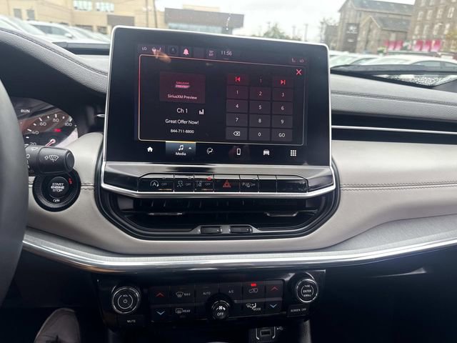 Used 2024 Jeep Compass Limited image 25