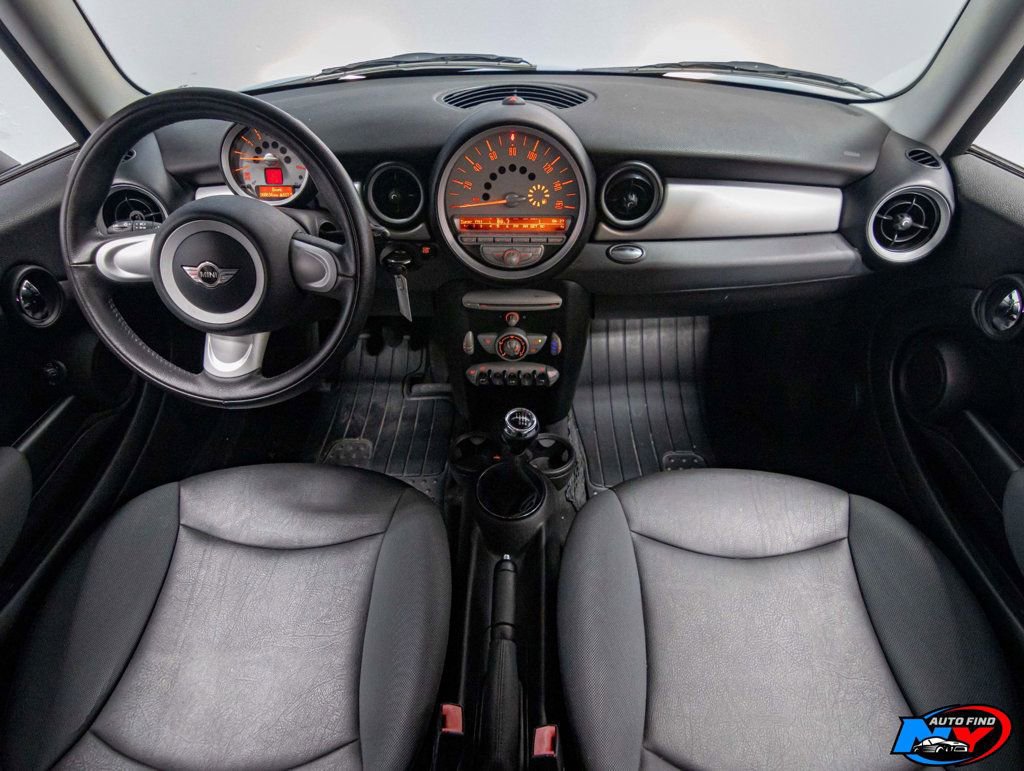 Used 2009 MINI Cooper Hardtop image 2