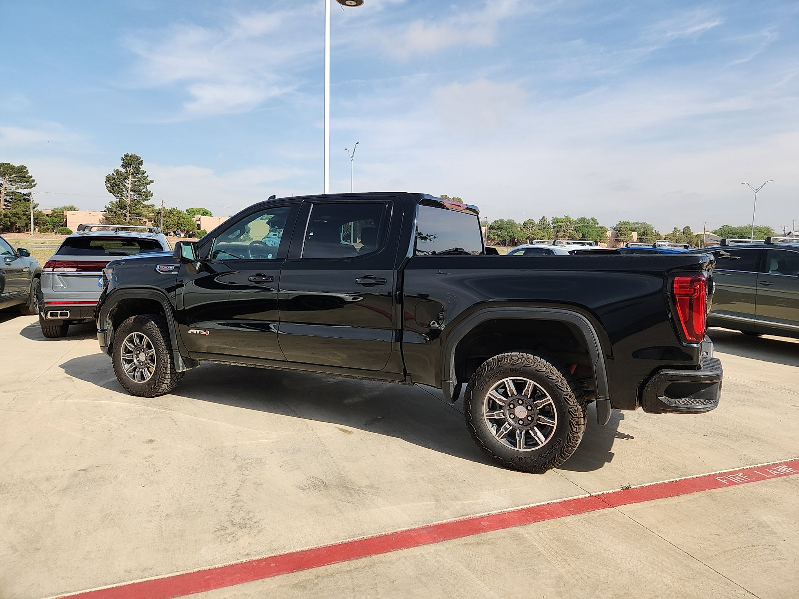 Used 2025 GMC Sierra 1500 AT4 AWD/4WD image 4