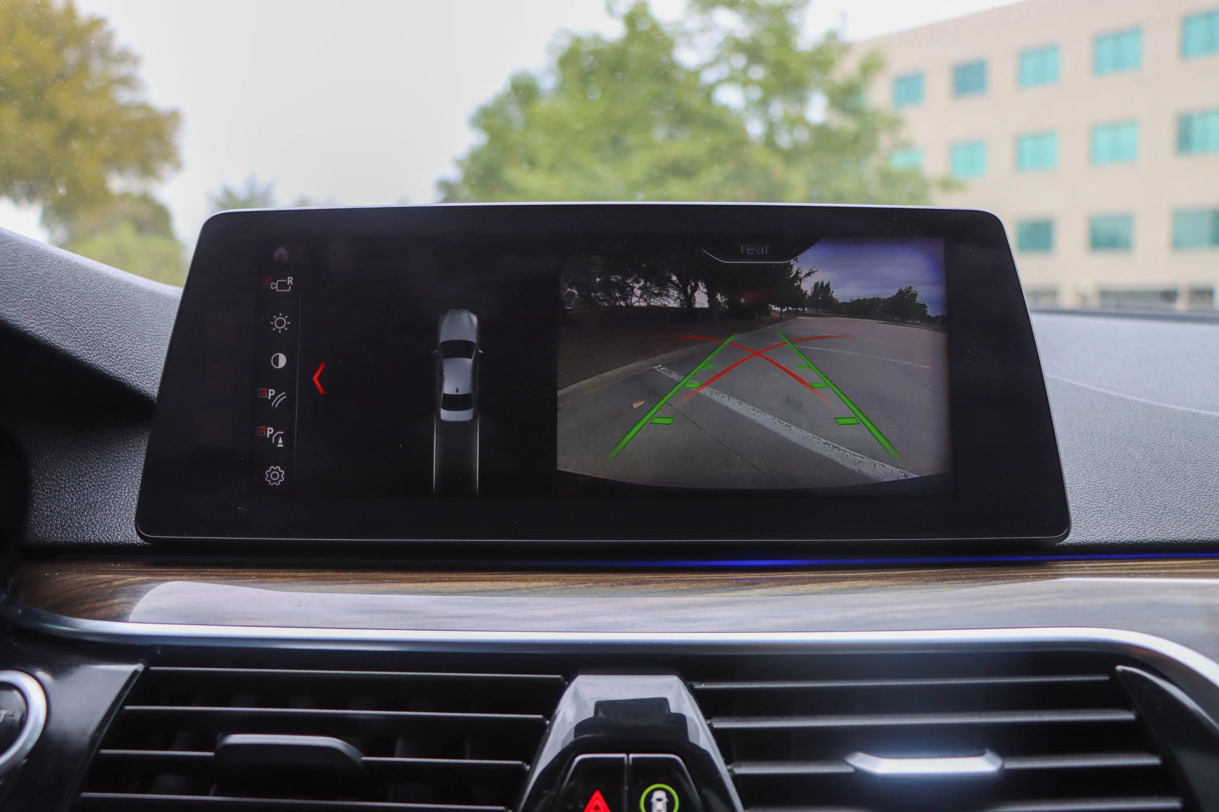 Used 2018 BMW 530e RWD image 39