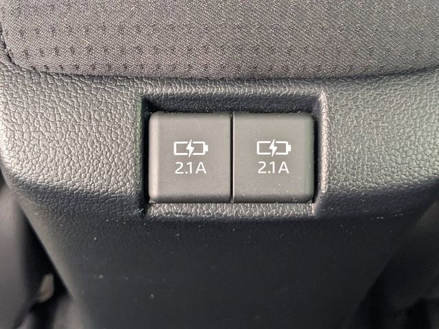 Used 2022 Toyota Prius LE image 18