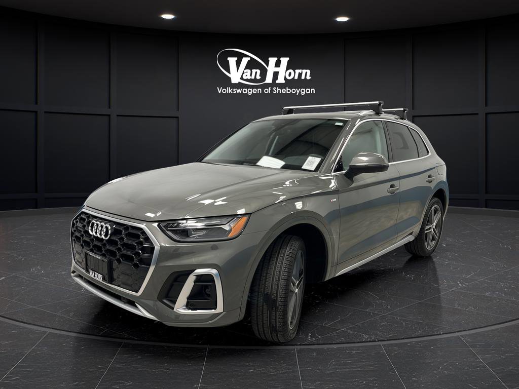 Used 2024 Audi Q5 e Premium w/ Convenience Package AWD/4WD image 3