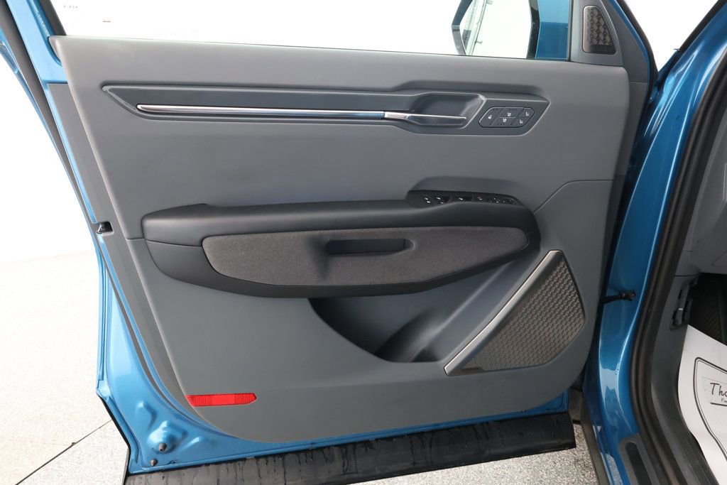 Used 2024 Kia EV9 Land image 11