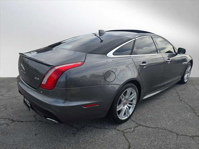 Used 2017 Jaguar XJ R-Sport image 3