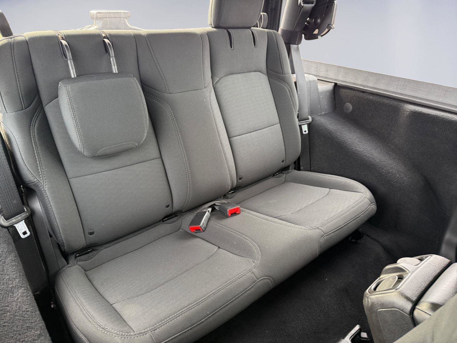 Used 2021 Jeep Wrangler Sport image 12