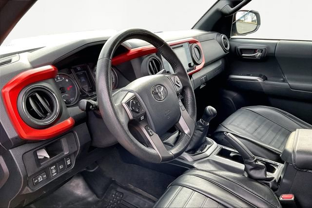 Used 2019 Toyota Tacoma SR image 12