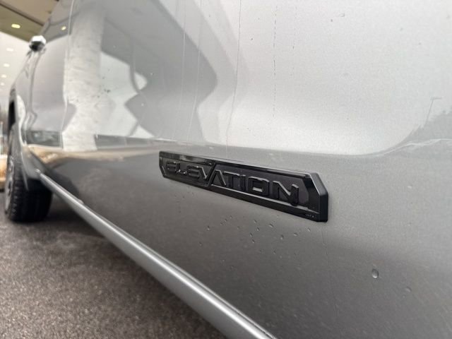 Used 2025 GMC Sierra 1500 Elevation image 11