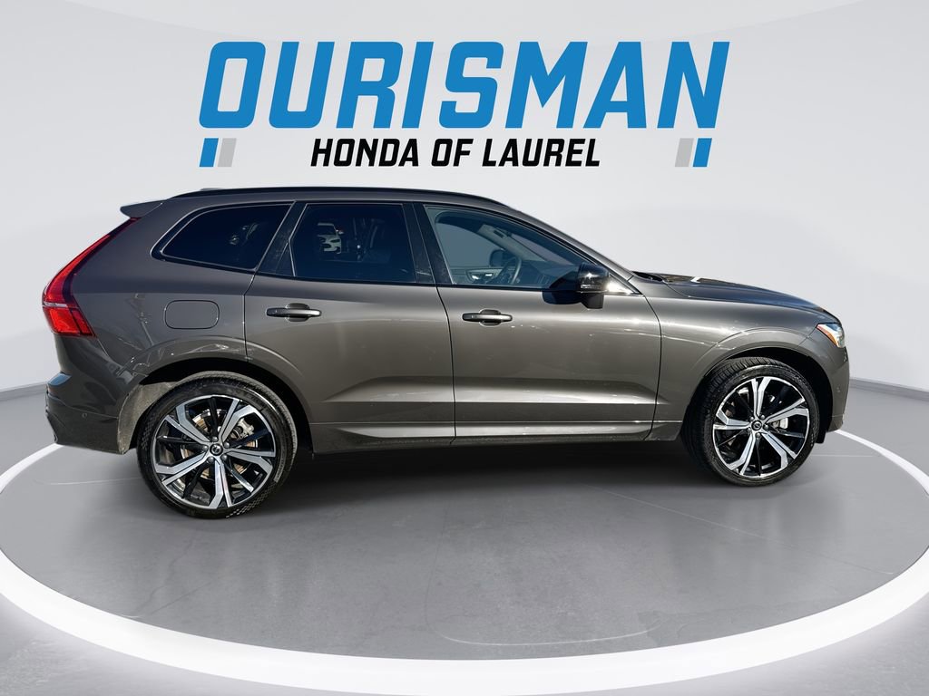 Used 2022 Volvo XC60 T8 R-Design w/ Advanced Package image 9