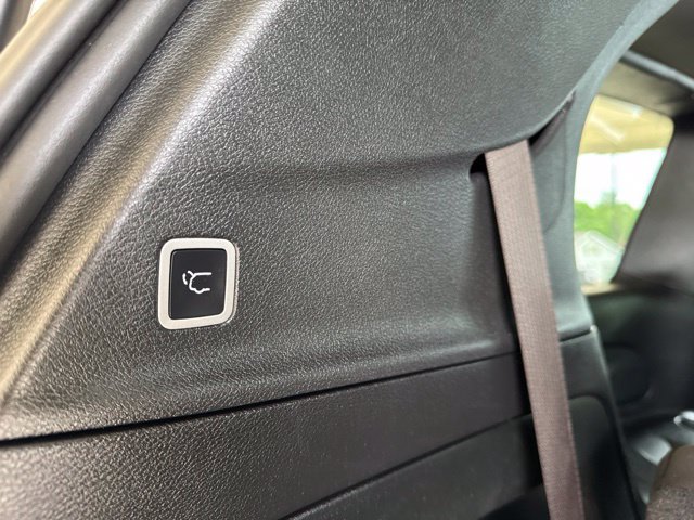 Used 2023 Chrysler Pacifica Touring FWD image 36