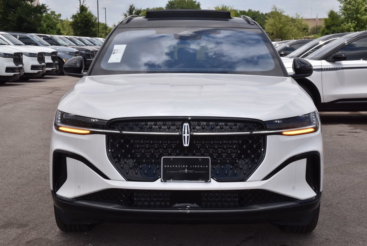 New 2026 Lincoln Nautilus Reserve w/ Jet Appearance Package AWD/4WD image 9