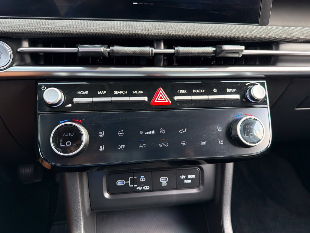 Used 2025 Hyundai Tucson Limited AWD/4WD image 12