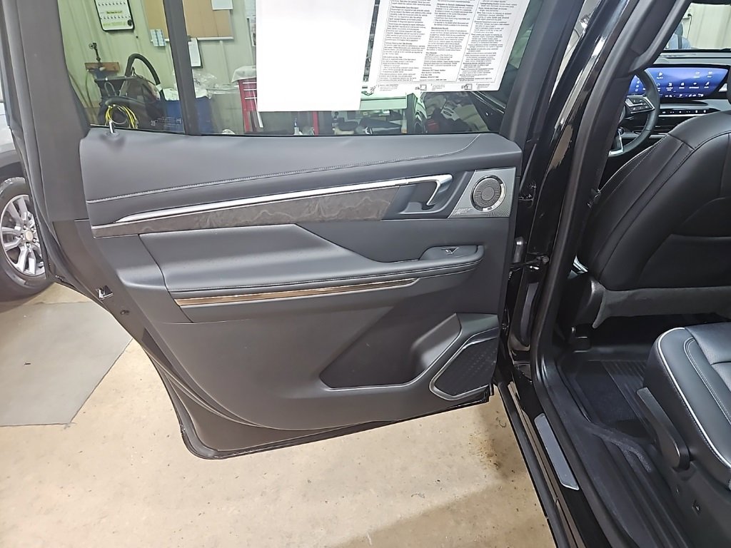 Certified 2025 Buick Enclave Avenir w/ Super Cruise Package image 23