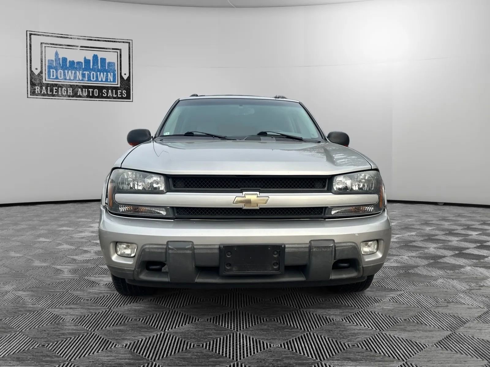 Used 2005 Chevrolet TrailBlazer EXT LT Extended Sport Utility 4D w/ Luxury Package image 3