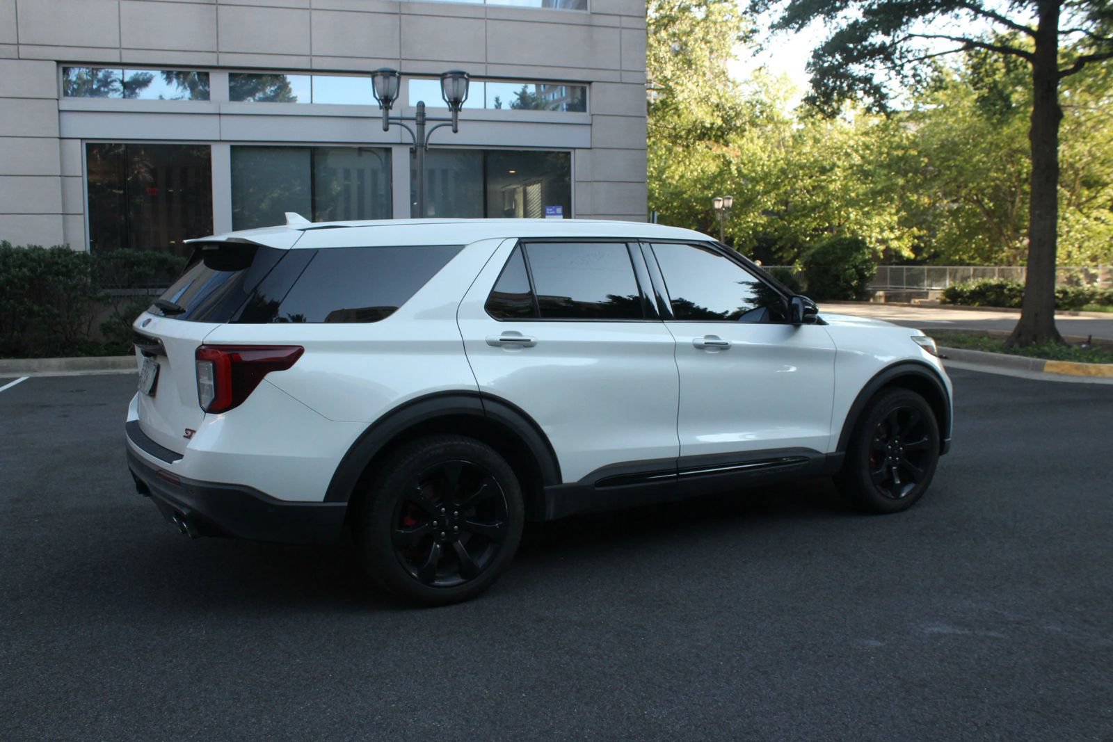 Used 2022 Ford Explorer ST w/ Equipment Group 401A AWD/4WD image 7