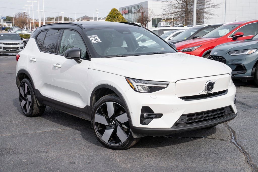 Used 2023 Volvo XC40 Recharge Ultimate image 1