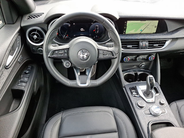 Used 2024 Alfa Romeo Stelvio Sprint AWD/4WD image 12