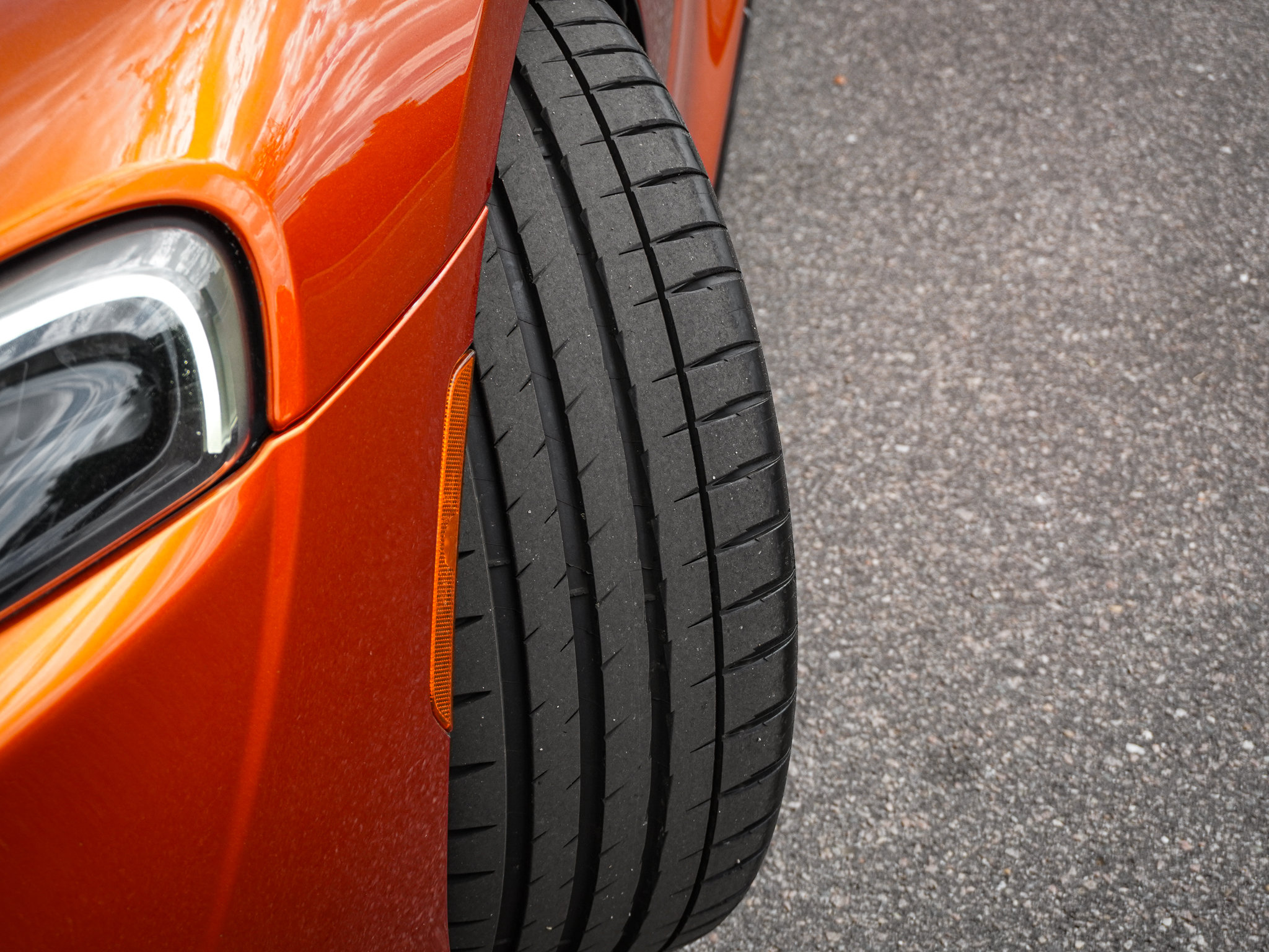 Used 2022 McLaren GT RWD image 12