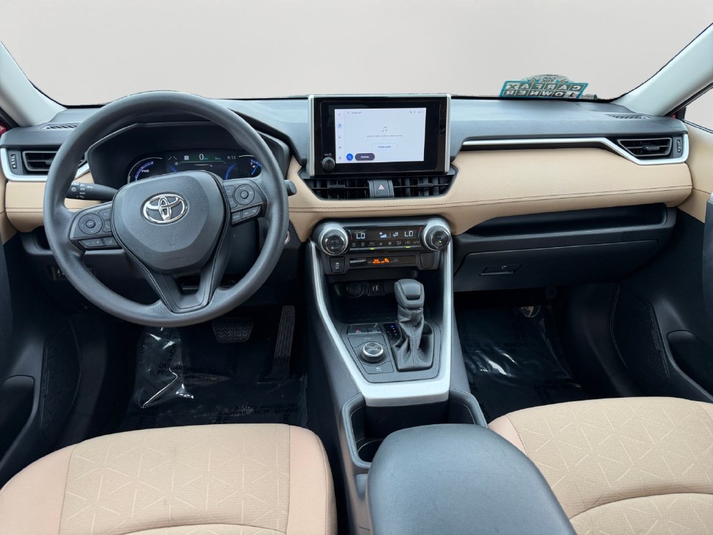 Used 2025 Toyota RAV4 XLE AWD/4WD image 16