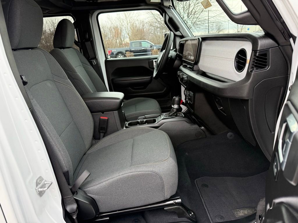 Used 2025 Jeep Gladiator Sport image 44