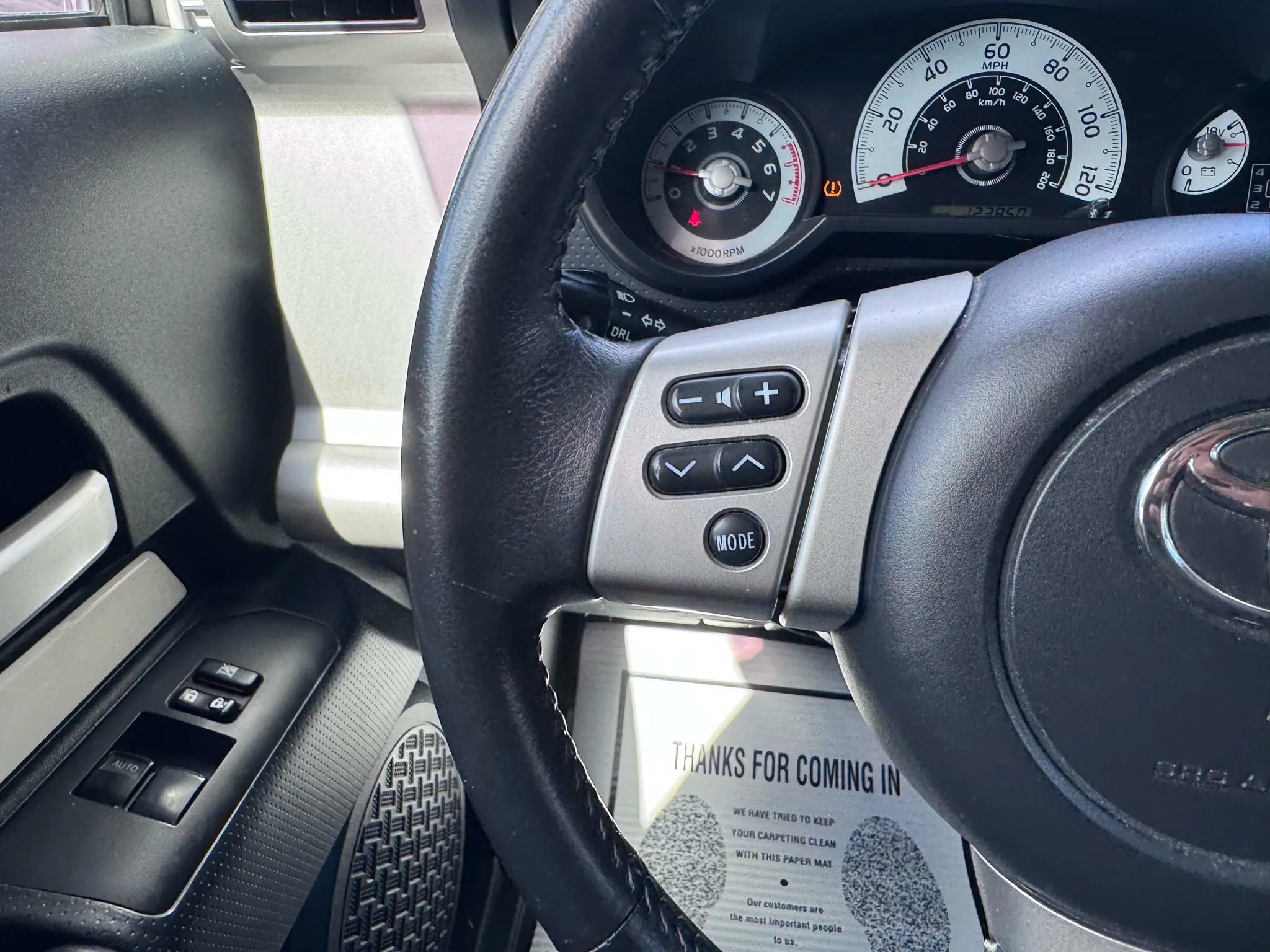 Used 2013 Toyota FJ Cruiser 4WD image 23