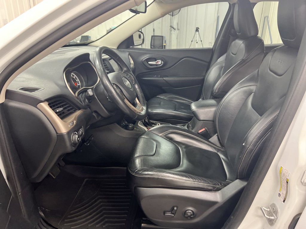 Used 2015 Jeep Cherokee Limited w/ Trailer Tow Group AWD/4WD image 20
