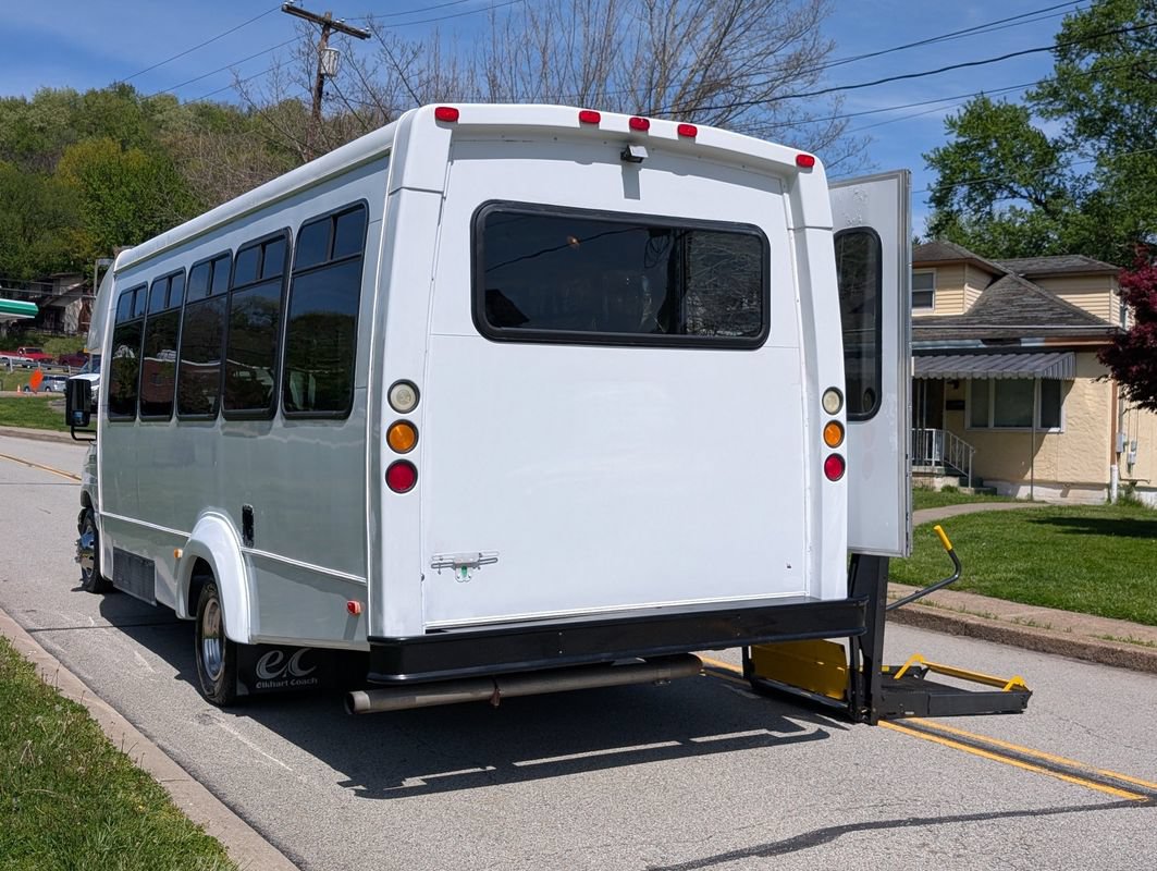 Used 2007 Ford E-450 and Econoline 450 RWD image 13