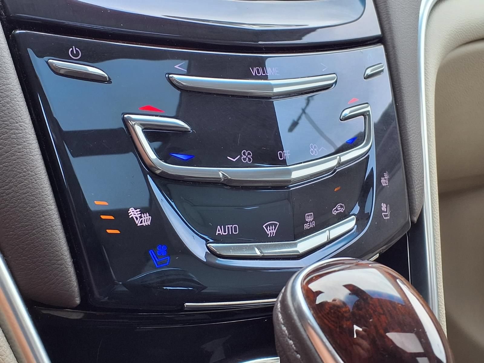 Used 2014 Cadillac XTS Luxury w/ Driver Awareness Package AWD/4WD image 25