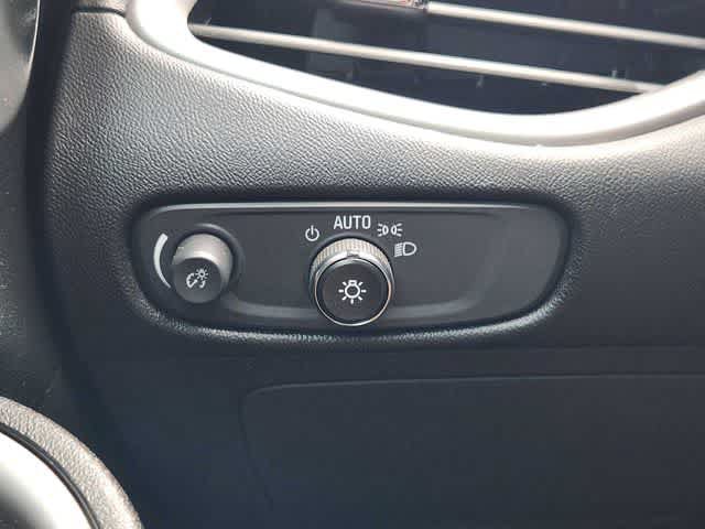 Used 2021 Chevrolet Malibu LS FWD image 22