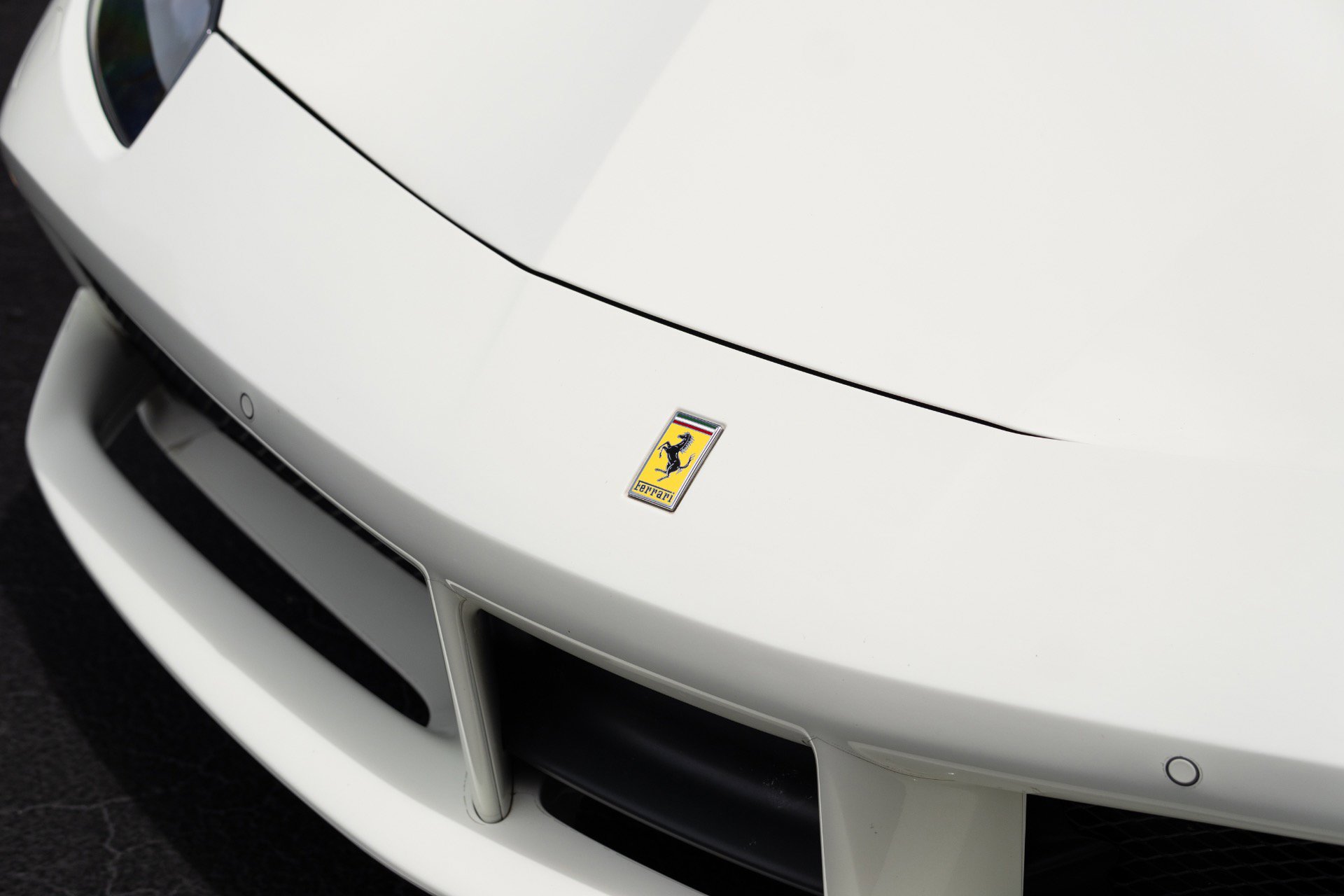 Used 2016 Ferrari 488 GTB RWD image 13