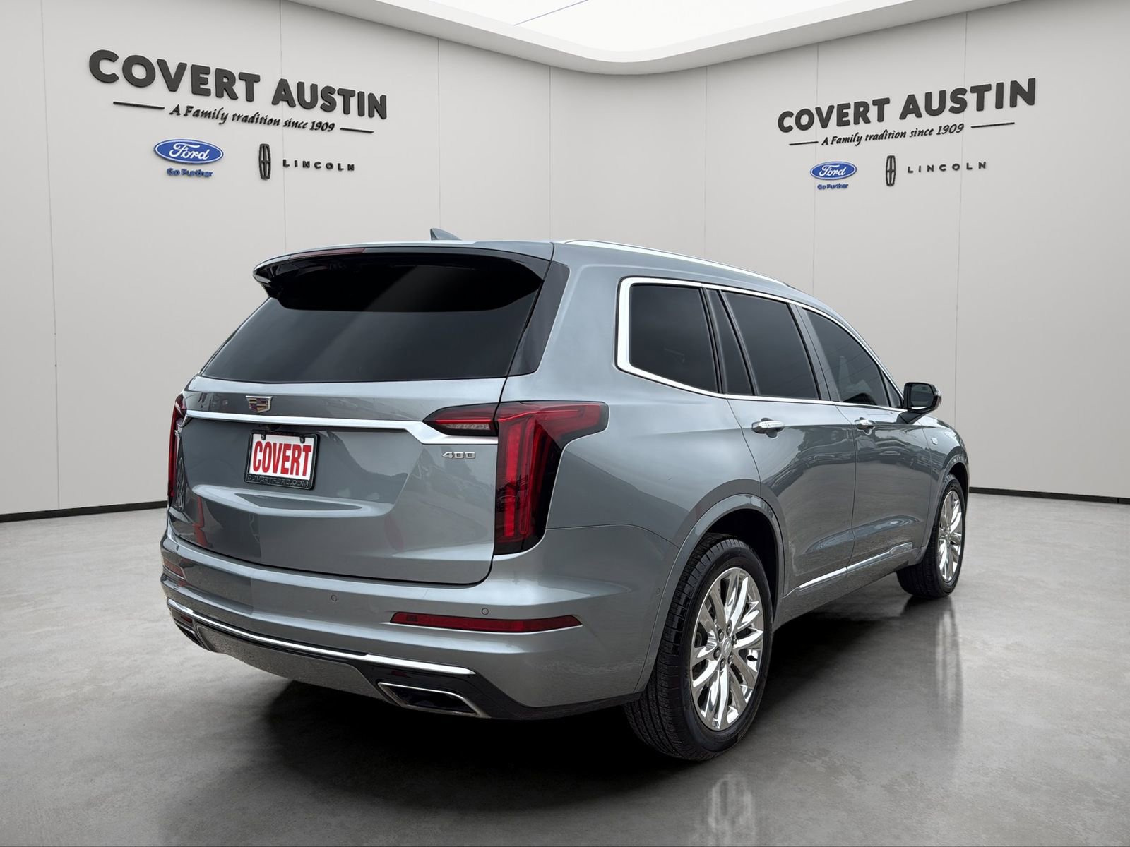 Used 2023 Cadillac XT6 Premium Luxury w/ Technology Package FWD image 5
