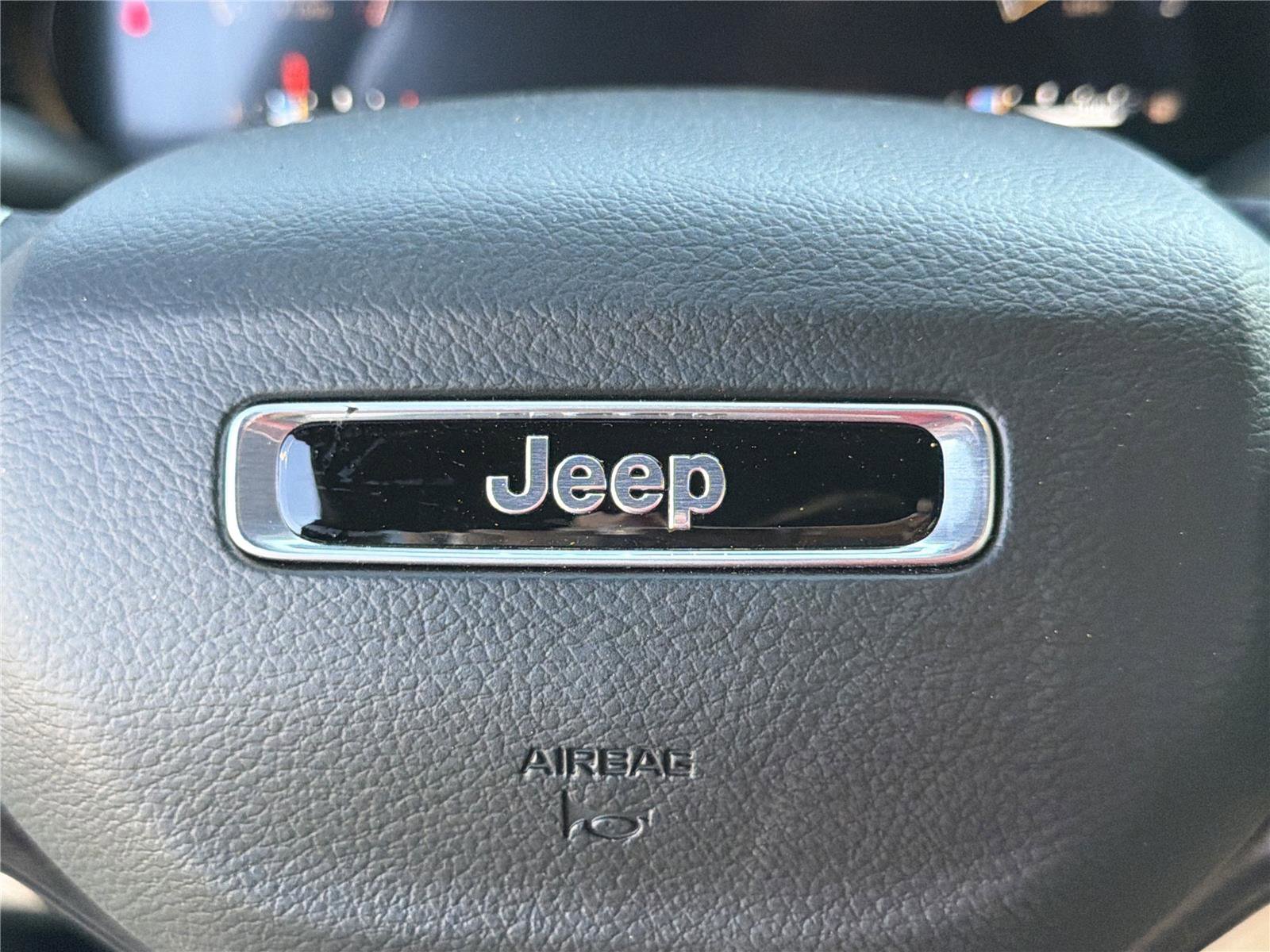 New 2025 Jeep Grand Cherokee Limited w/ Black Appearance Package image 22