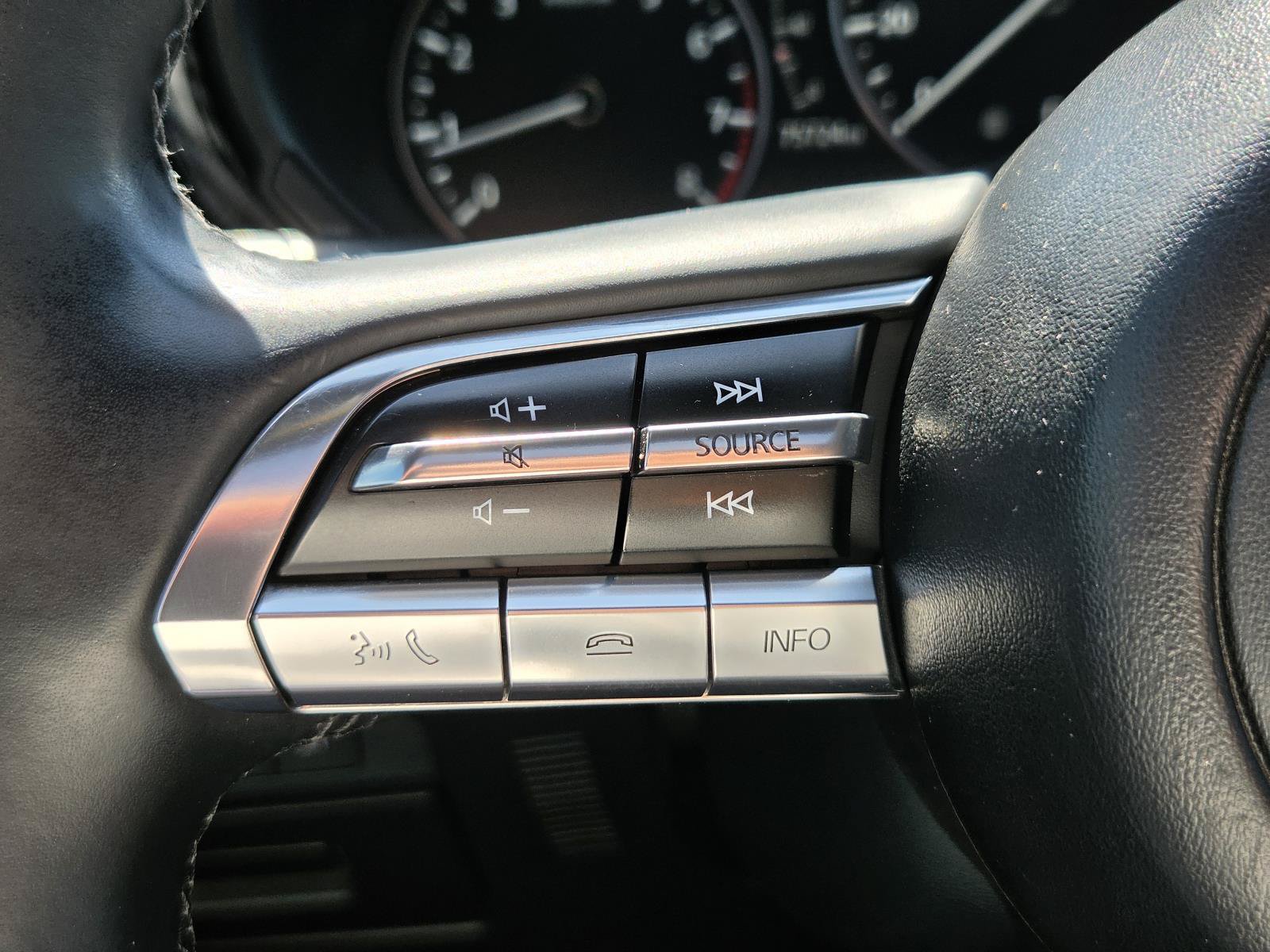 Used 2022 MAZDA MAZDA3 s FWD image 26