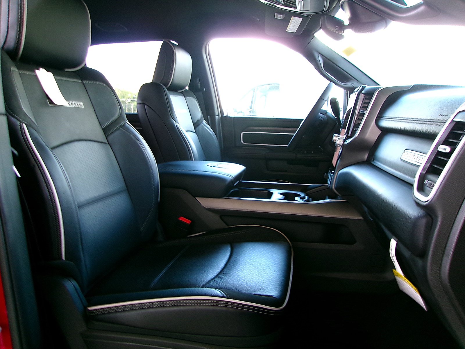 New 2026 RAM 3500 Laramie AWD/4WD image 19