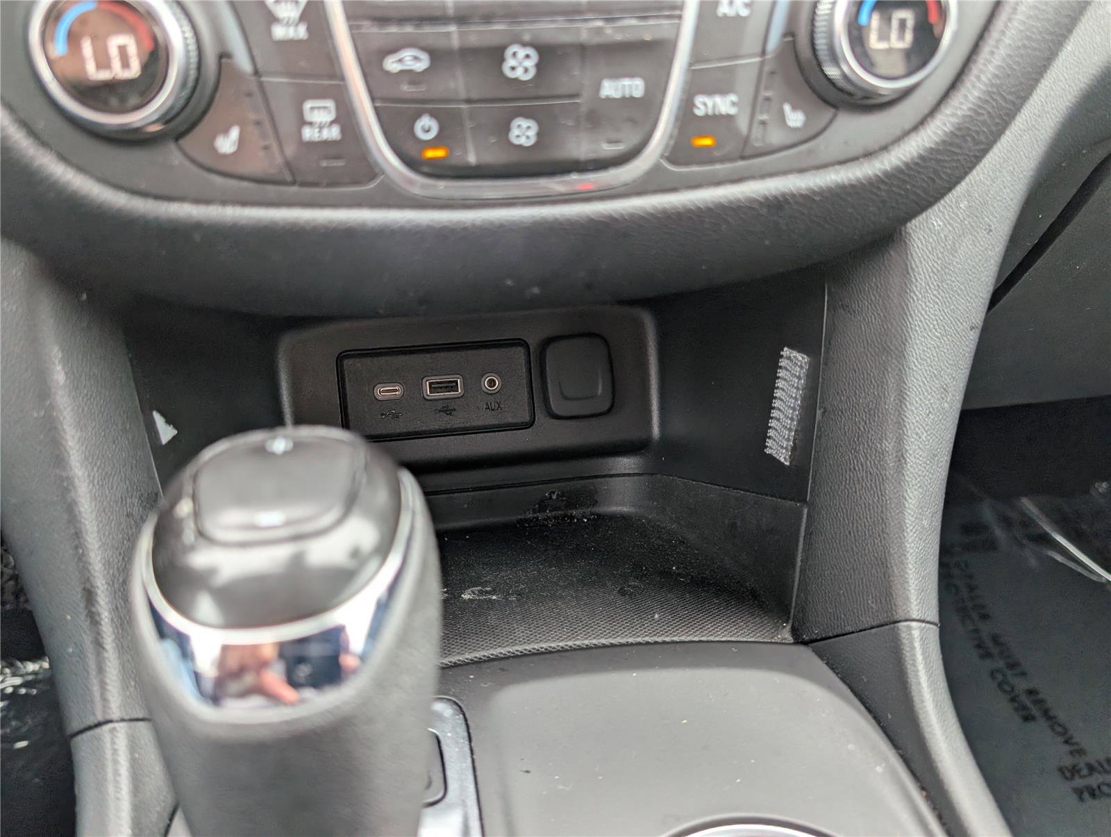 Used 2020 Chevrolet Equinox LT image 26