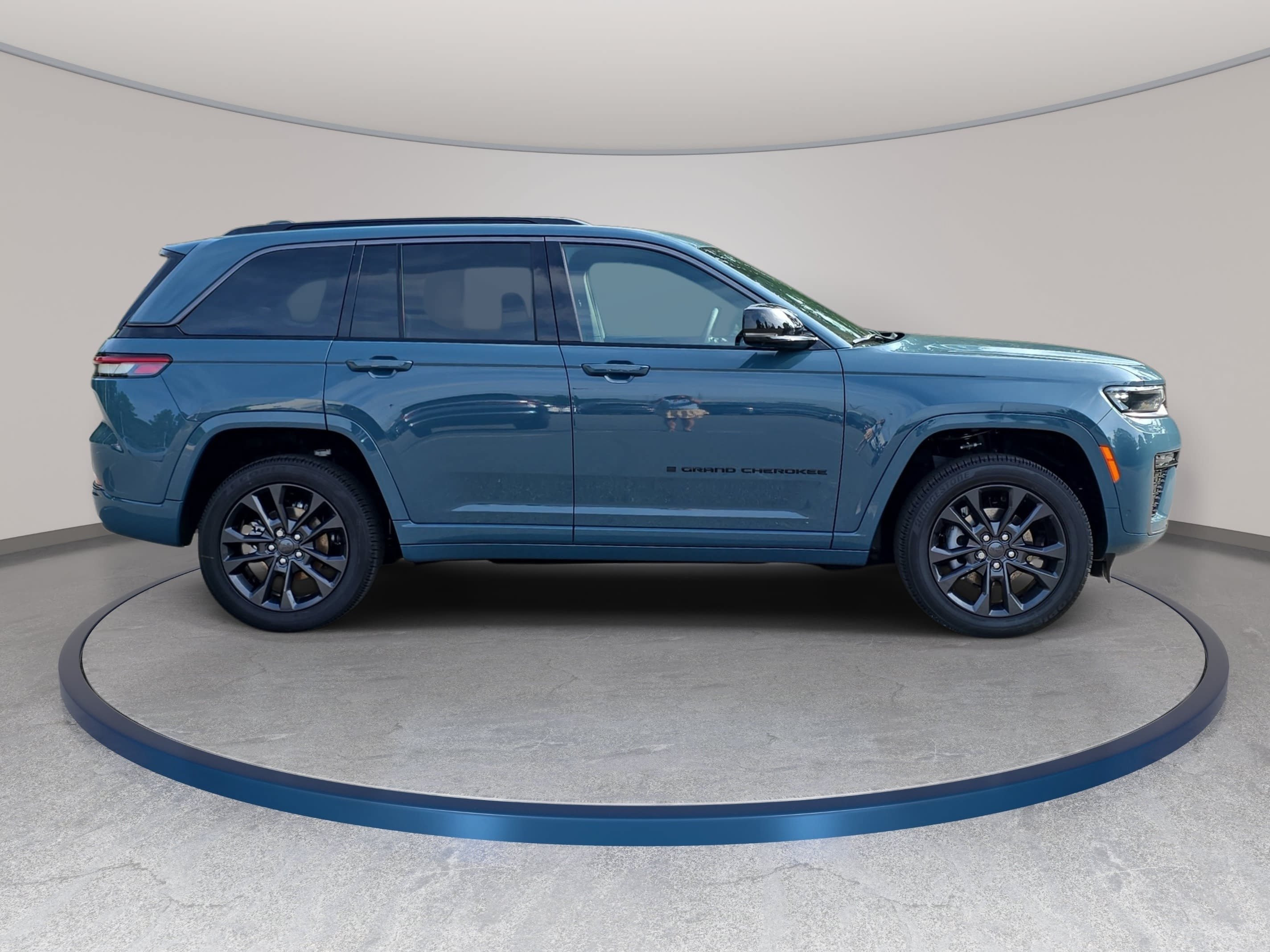 New 2026 Jeep Grand Cherokee Limited Reserve AWD/4WD image 5