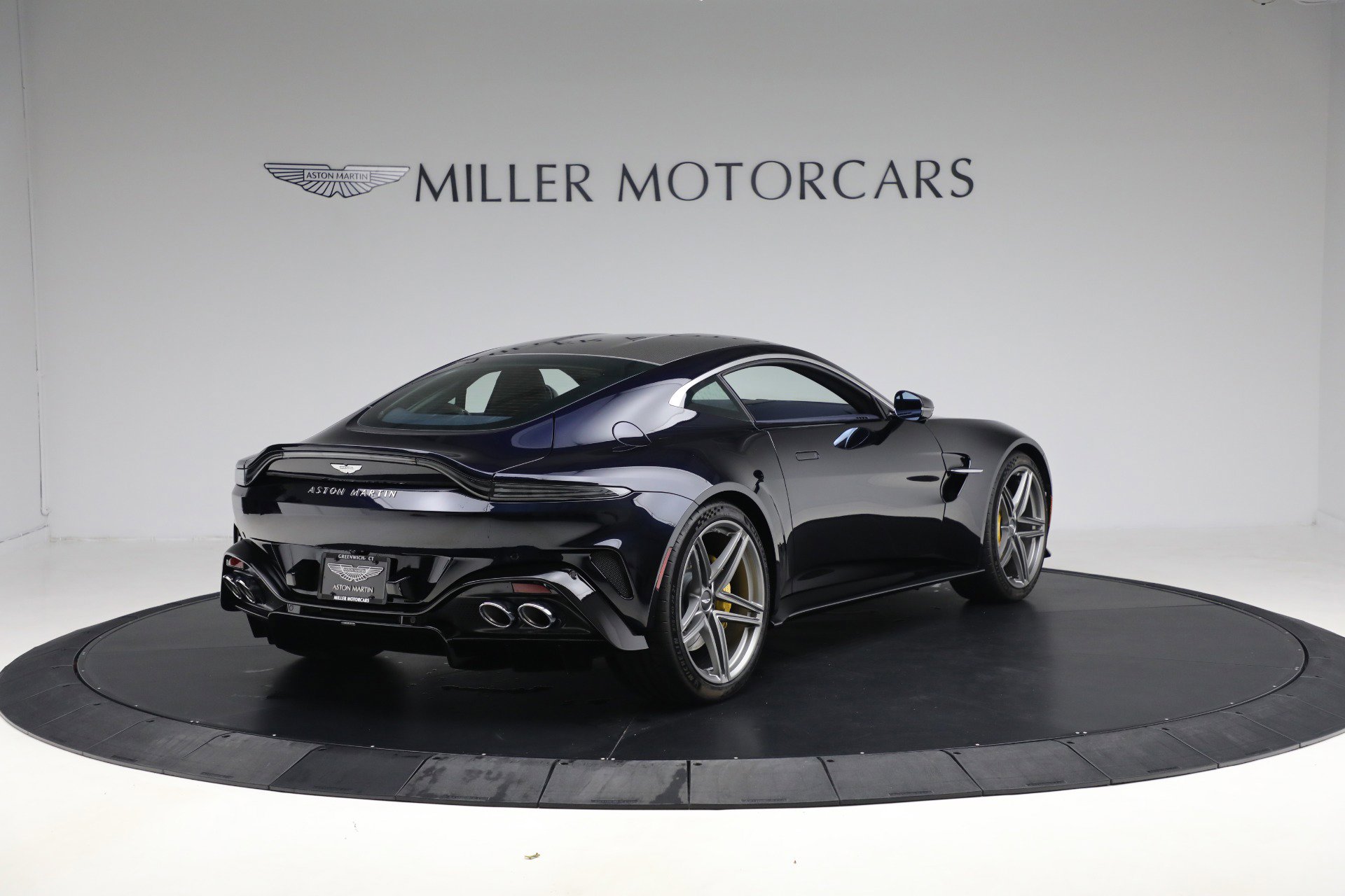 New 2026 Aston Martin V8 Vantage Coupe image 7