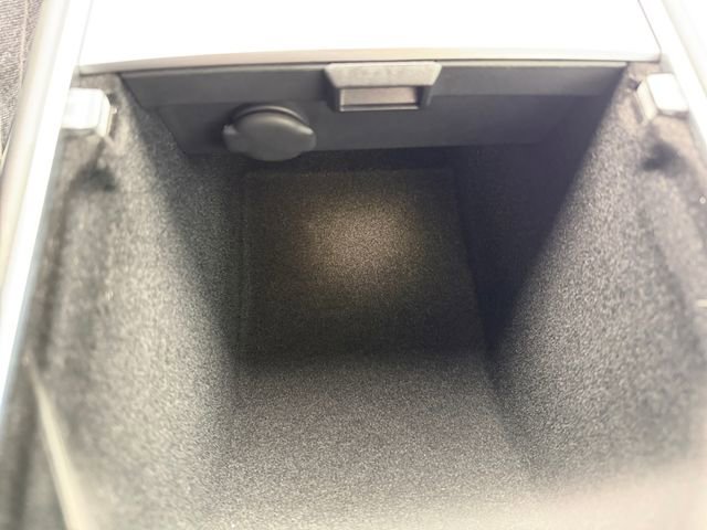 Used 2021 Tesla Model Y Performance image 23