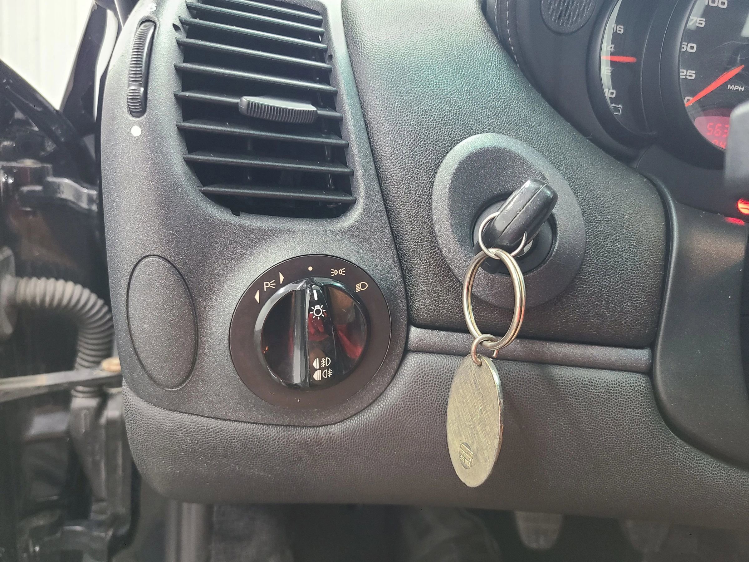 Used 1999 Porsche 911 Carrera 4 image 29