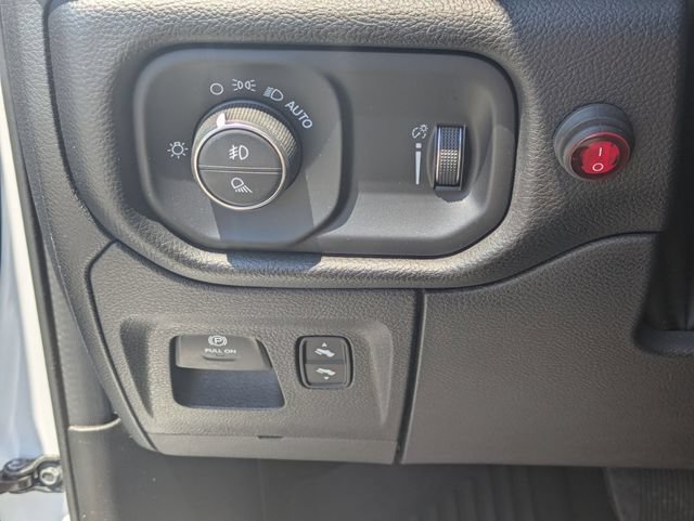 Used 2022 RAM 1500 Big Horn AWD/4WD image 16