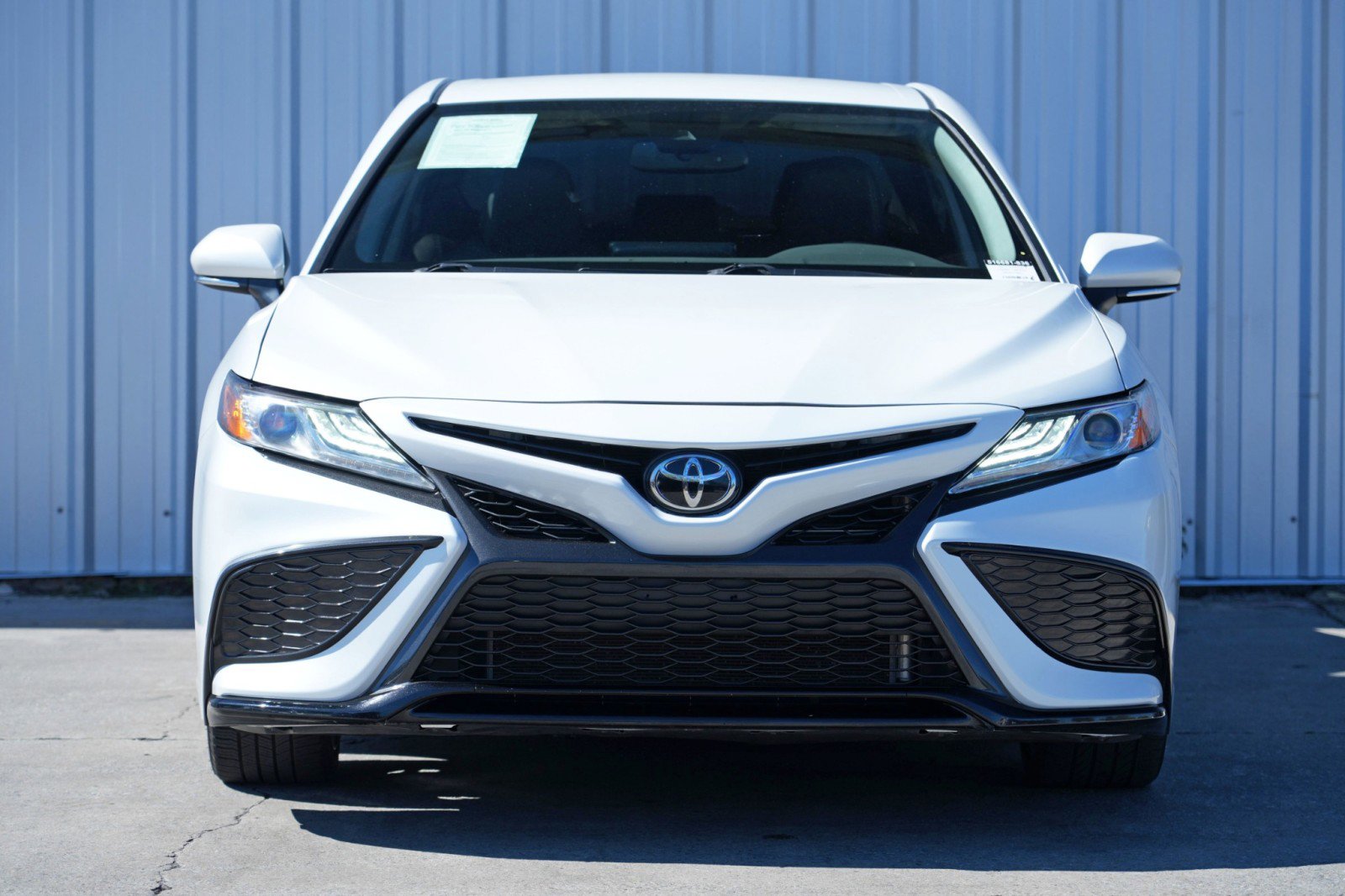 Used 2021 Toyota Camry XSE image 6