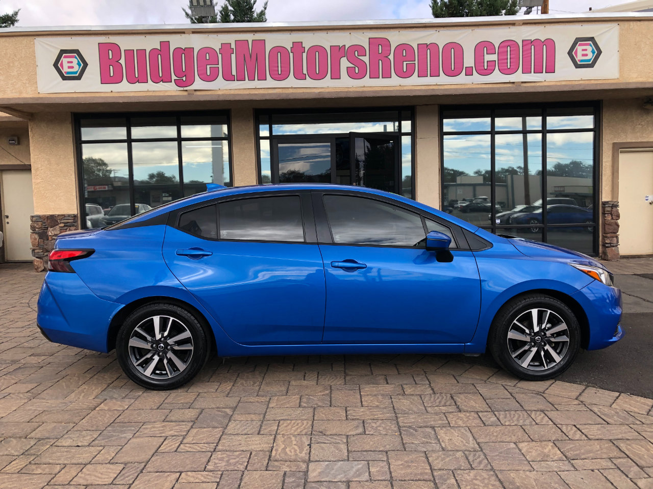 Used 2021 Nissan Versa SV image 1