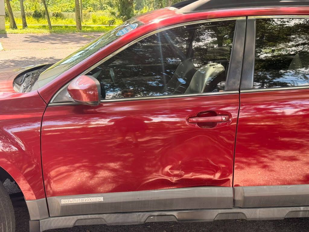 Used 2011 Subaru Outback 2.5i Premium AWD/4WD image 9