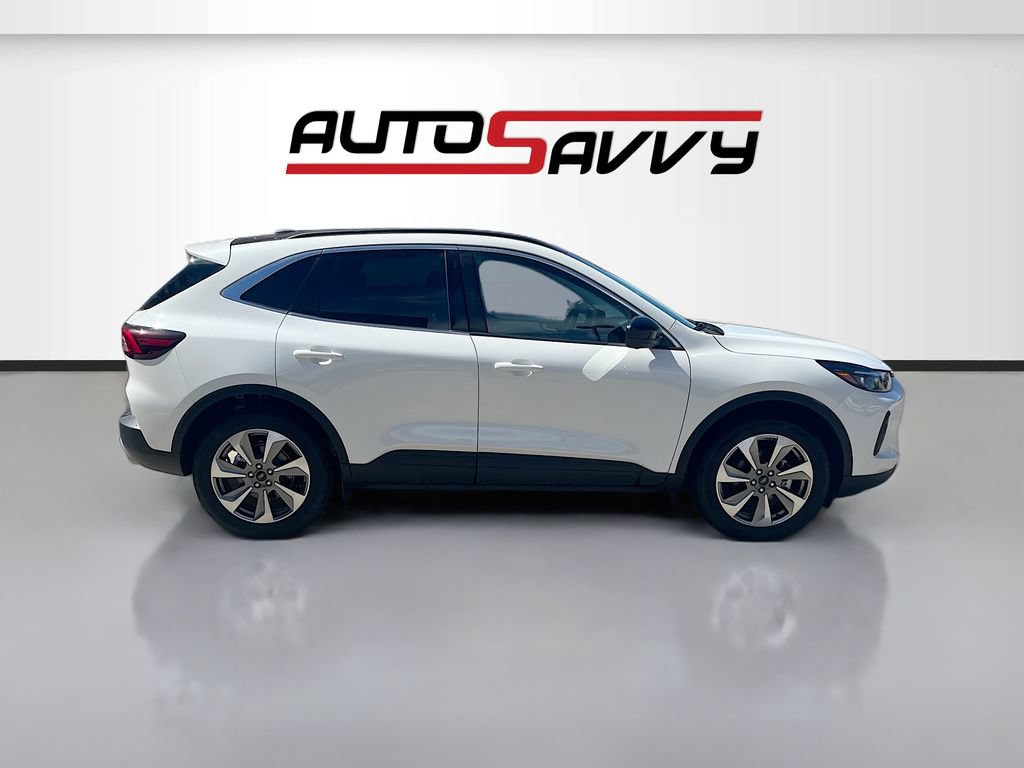 Used 2025 Ford Escape Platinum w/ Premium Technology Package AWD/4WD image 8